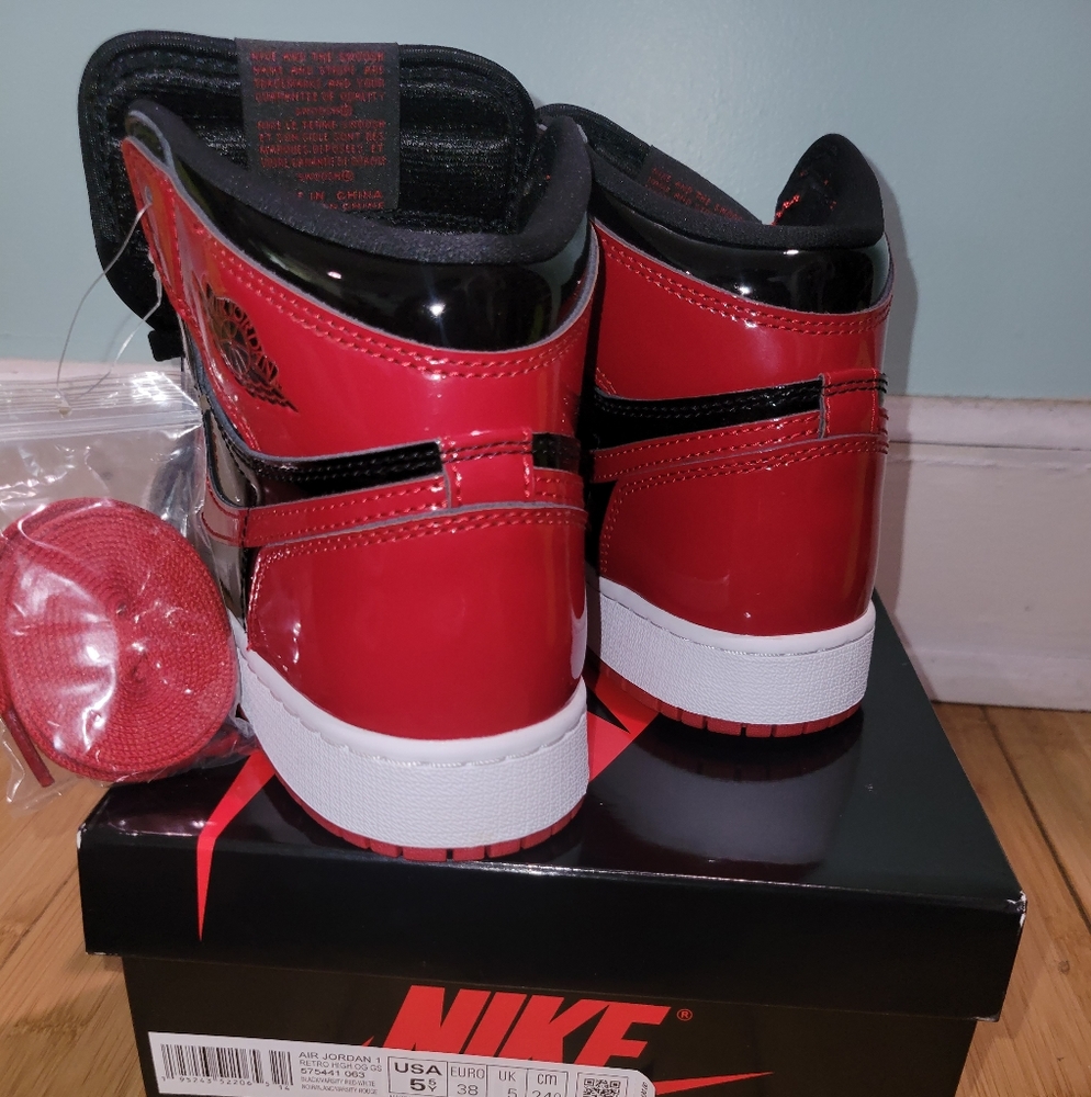 Jordan 1 Patent Bred - Picture 6 of 6